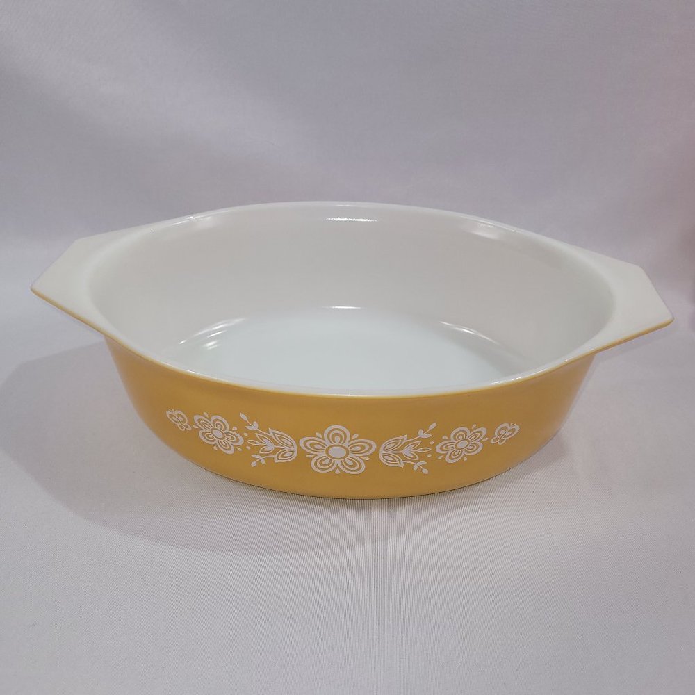 Pyrex 34 Butterfly Gold 2.5q Oval Vintage Casserole Dish